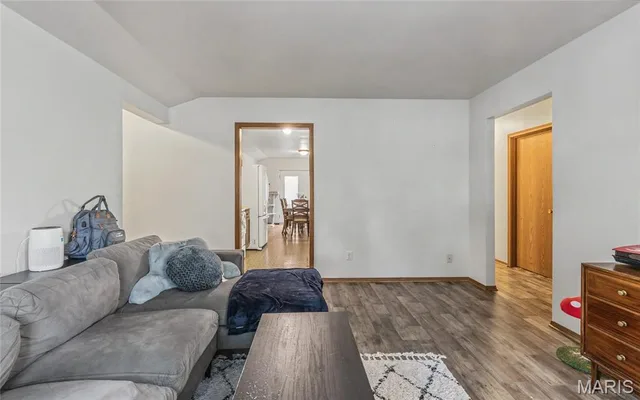 Primary bedroom — 302 Fox Creek Road Rolla Missouri real estate