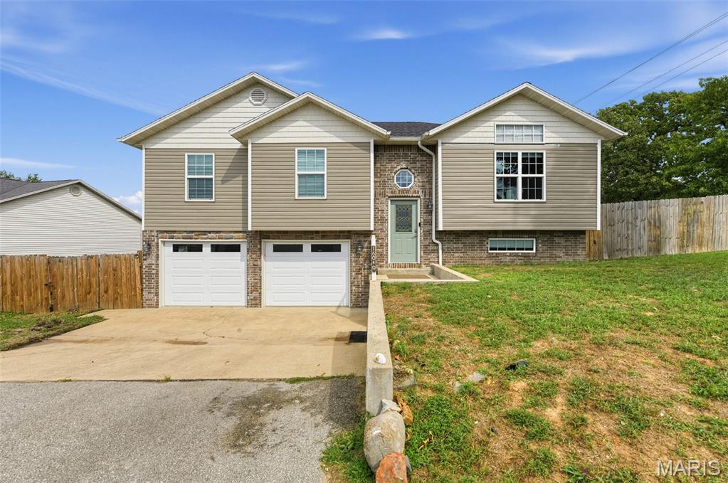 16040 Haidyn Road St Robert Missouri 4 bedroom 3 bathroom home for sale listed at $279,900