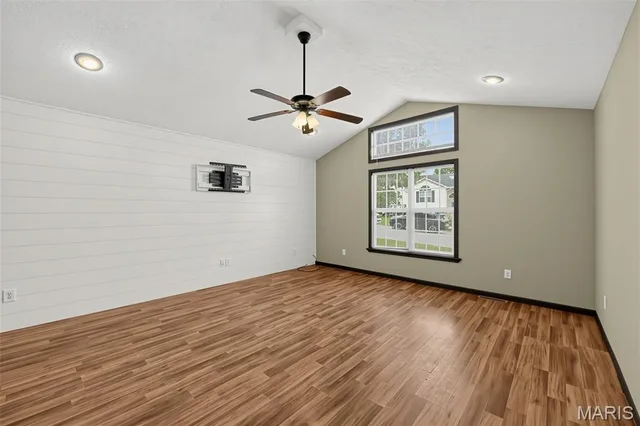 Primary bedroom — 16040 Haidyn Road St Robert Missouri real estate
