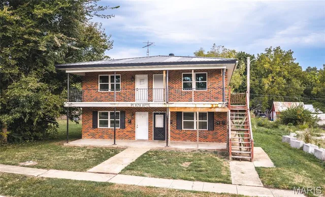 Front exterior — 213 E Springfield Street St James Missouri real estate