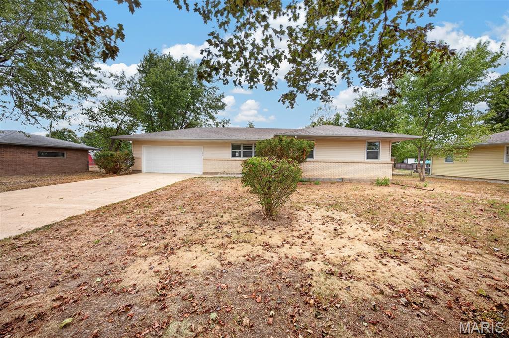 155 Jessie Street Lebanon Missouri 3 bedroom 2 bathroom home for sale listed at $184,900