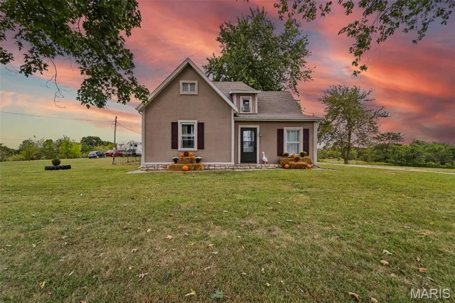 Front exterior — 2121 County Road 362 New Bloomfield Missouri real estate