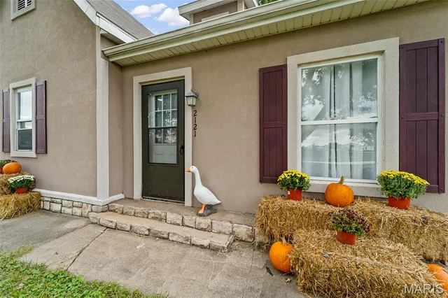 Primary bedroom — 2121 County Road 362 New Bloomfield Missouri real estate