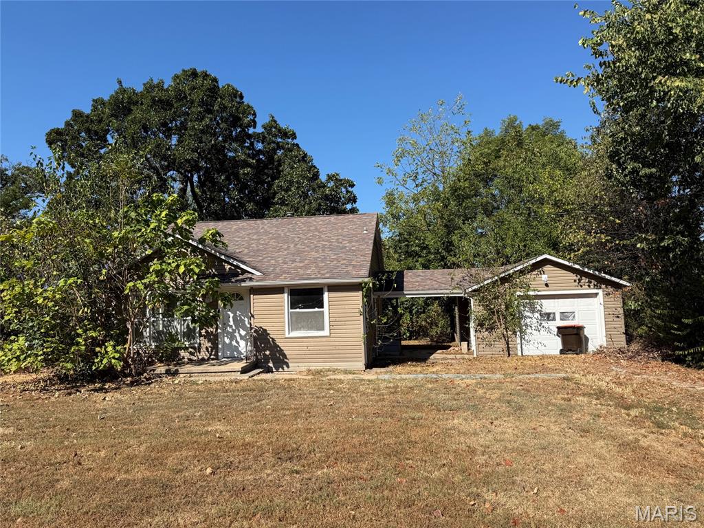 867 W Park Manor Boulevard Lebanon Missouri 2 bedroom 1 bathroom home for sale listed at $134,900