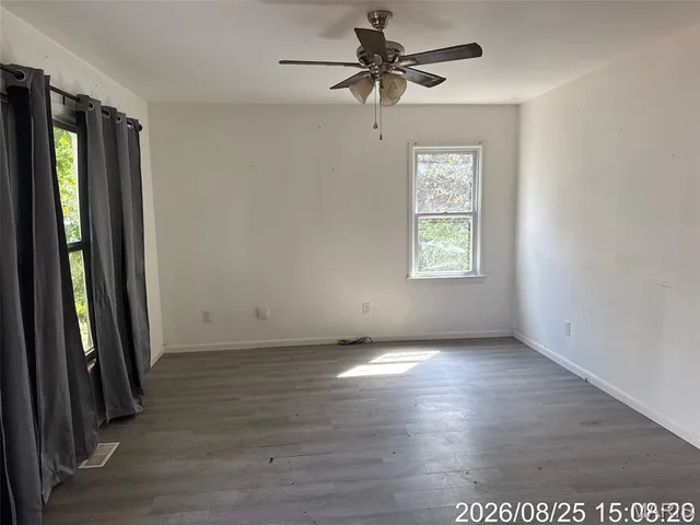 Living room — 867 W Park Manor Boulevard Lebanon Missouri real estate