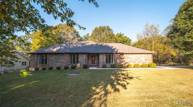 Front exterior — 616 Brighton Court Rolla Missouri real estate