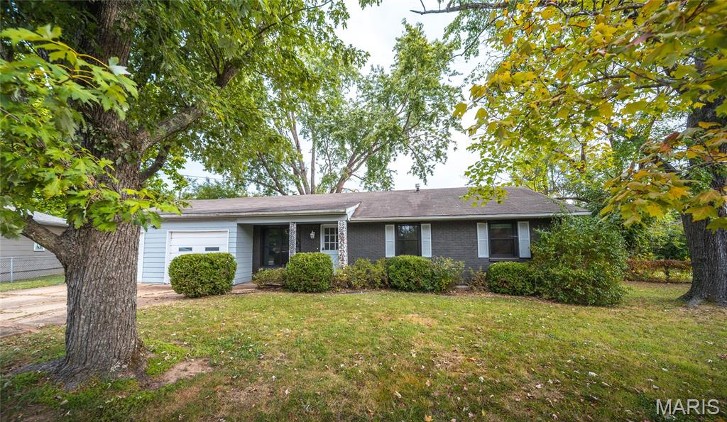 5 Redbud Lane Rolla Missouri 3 bedroom 2 bathroom home for sale listed at $199,900