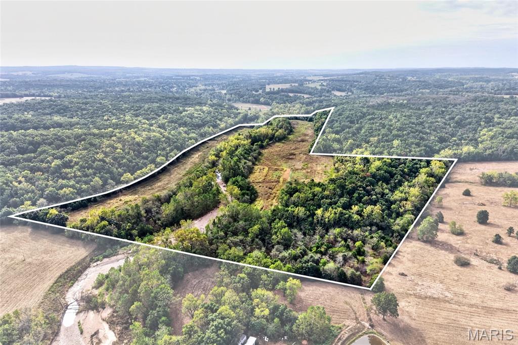65.2 +/- AC Tavern Creek Road Iberia Missouri home for sale listed at $295,000