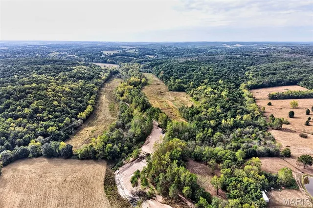 Primary bedroom — 65.2 +/- AC Tavern Creek Road Iberia Missouri real estate