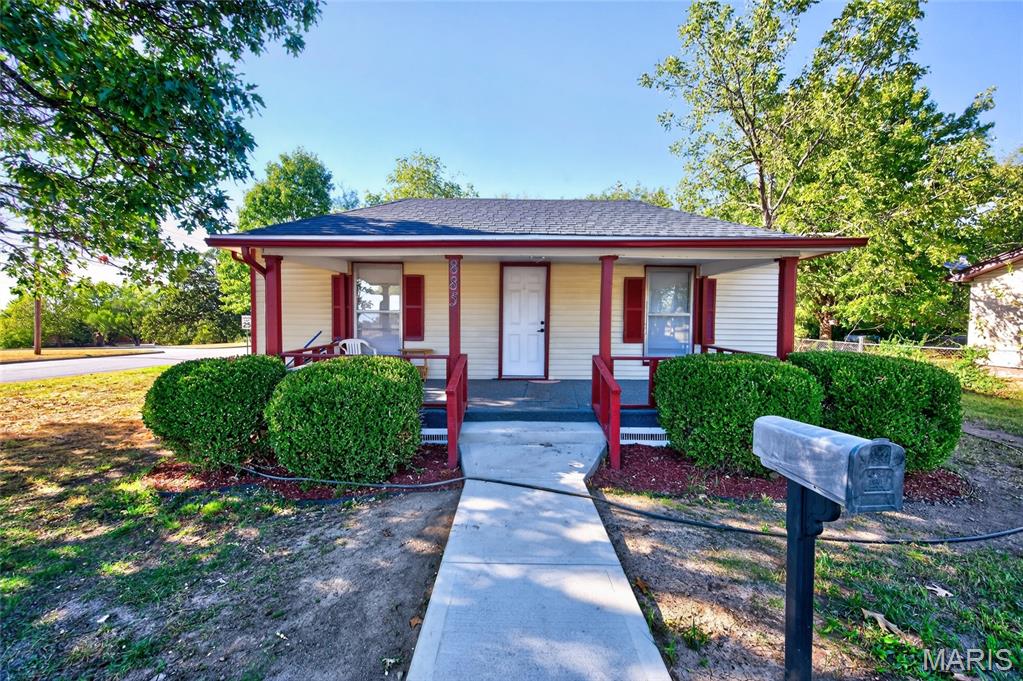 885 W 4th Street Lebanon Missouri 2 bedroom 1 bathroom home for sale listed at $119,000
