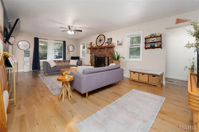 Primary bedroom — 25 Dogwood Circle Waynesville Missouri real estate