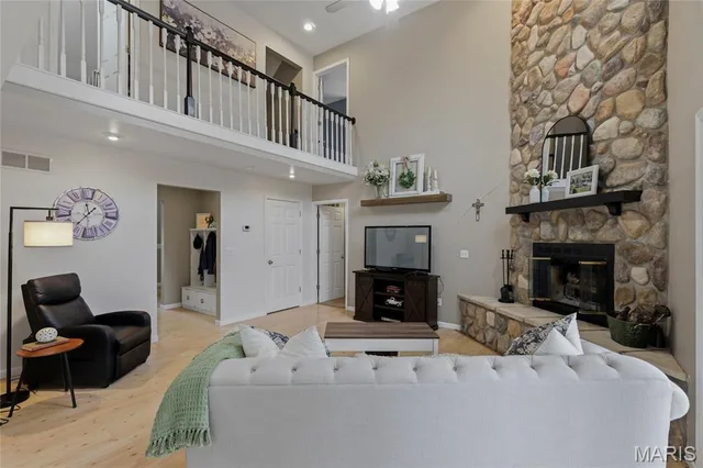 Primary bedroom — 766 Eagles View Lane St Clair Missouri real estate