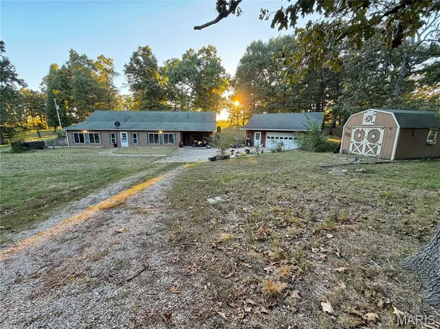 Primary bedroom — 68 County Road 3295 Salem Missouri real estate