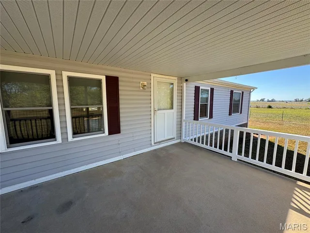 Primary bedroom — 8524 Highway D Bonne Terre Missouri real estate