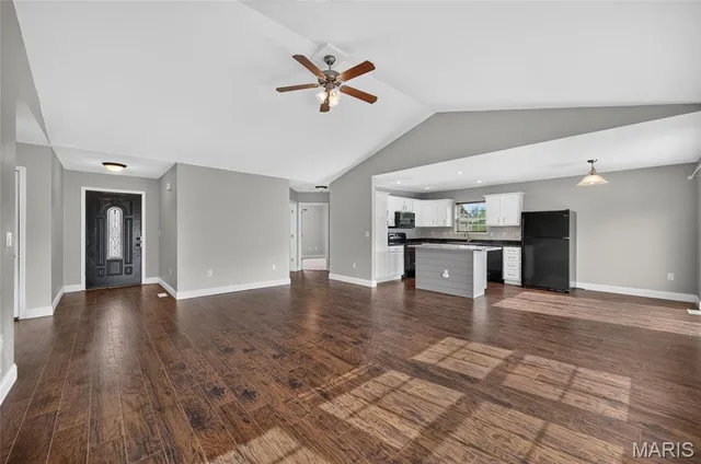 Primary bedroom — 116 Pioneer Court Waynesville Missouri real estate