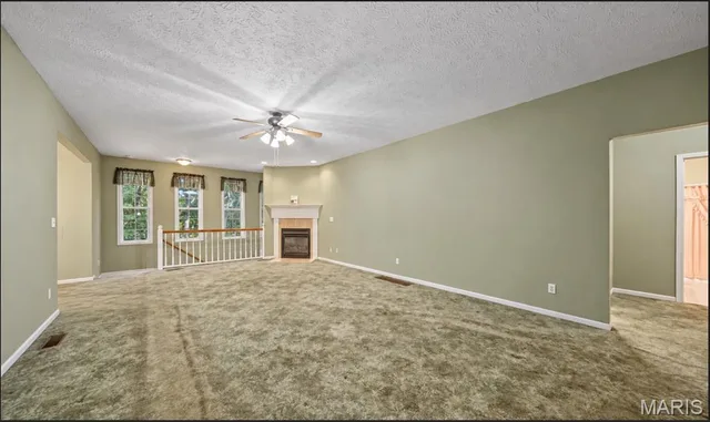 Living room — 203 Sooter Lane Rolla Missouri real estate