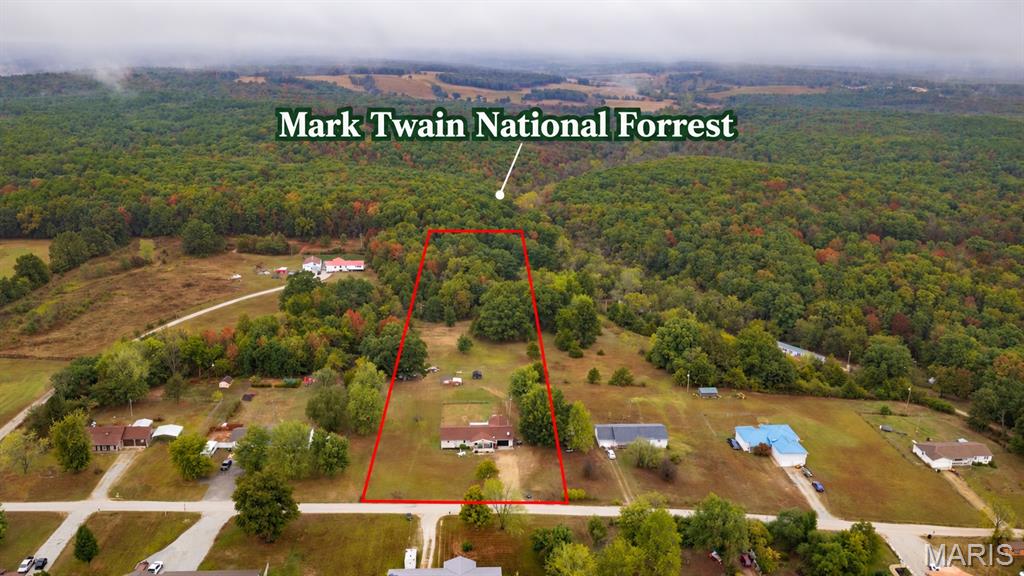 12253 Nodaway Lane Plato Missouri 4 bedroom 2 bathroom home for sale listed at $230,000