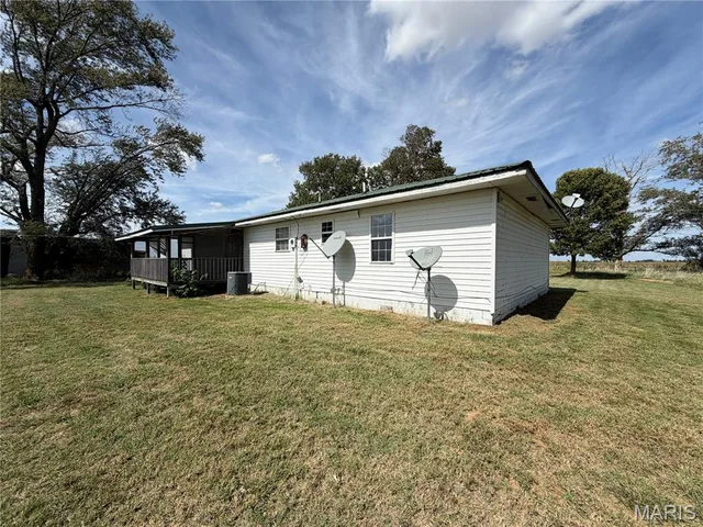 Primary bedroom — 1846 County Highway 524 Parma Missouri real estate