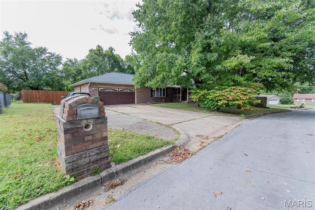 1606 Amber Place Rolla Missouri 3 bedroom 2 bathroom home for sale listed at $262,000