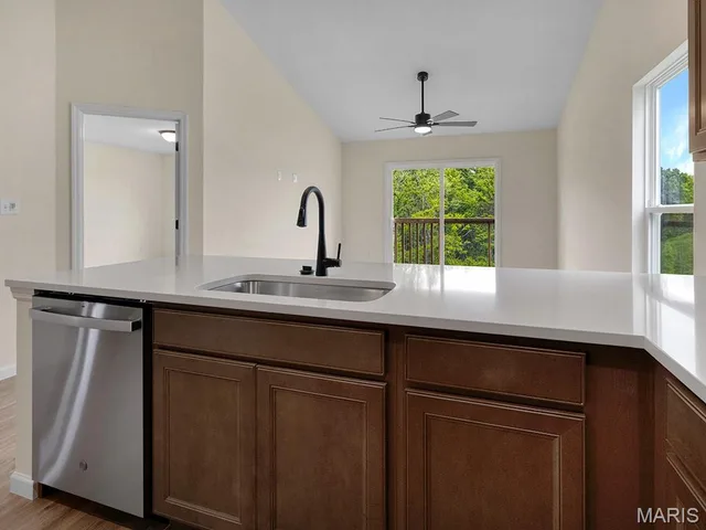 Kitchen — 1911 Longview Lane Rolla Missouri real estate