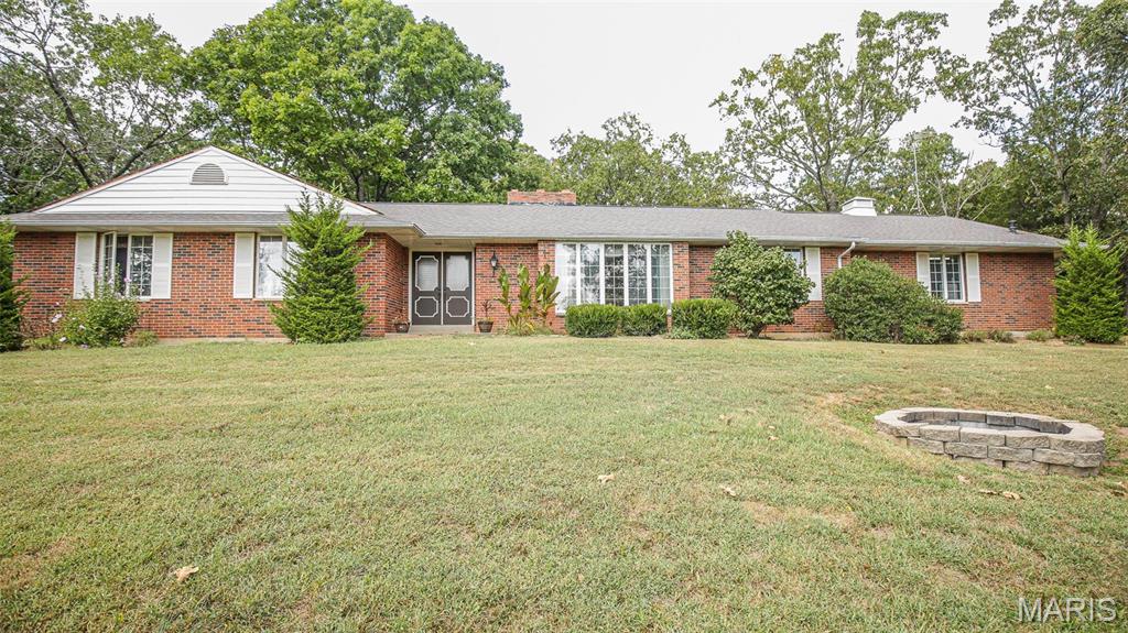 12901 Mohawk Drive De Soto Missouri 4 bedroom 4 bathroom home for sale listed at $540,000