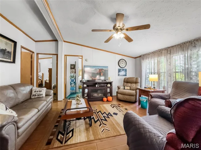 Kitchen — 813 Tonka Spring Road Camdenton Missouri real estate