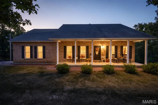 1570 Pine Ridge Trail, Park Hills MO