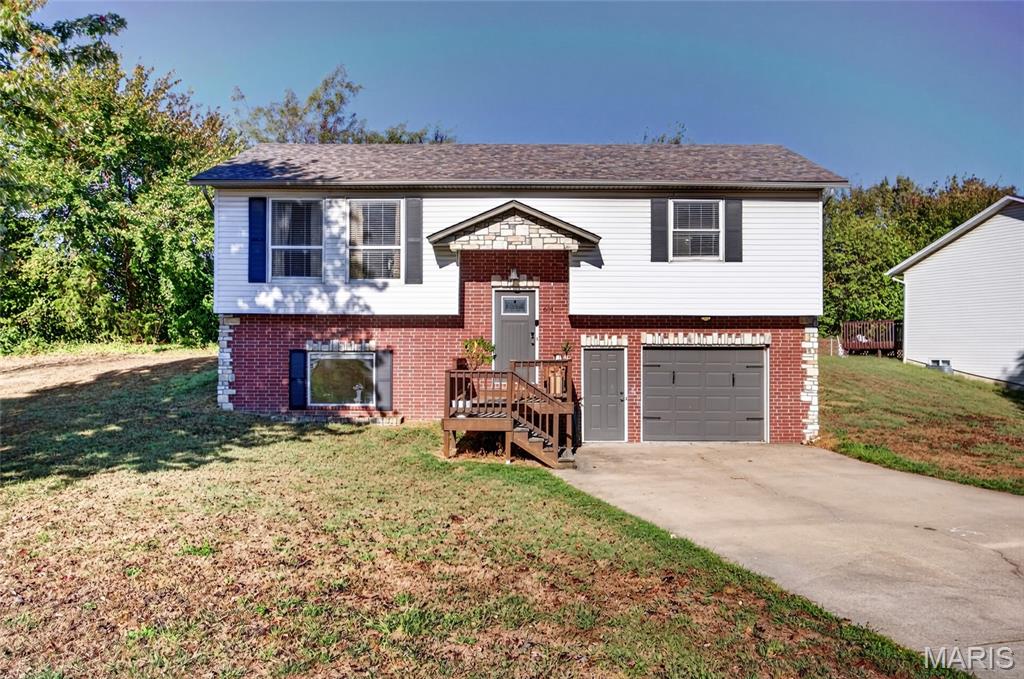 601 Twin Valley Drive Lebanon Missouri 4 bedroom 2 bathroom home for sale listed at $259,900