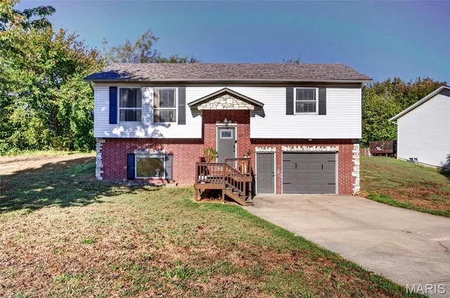 601 Twin Valley Drive, Lebanon MO