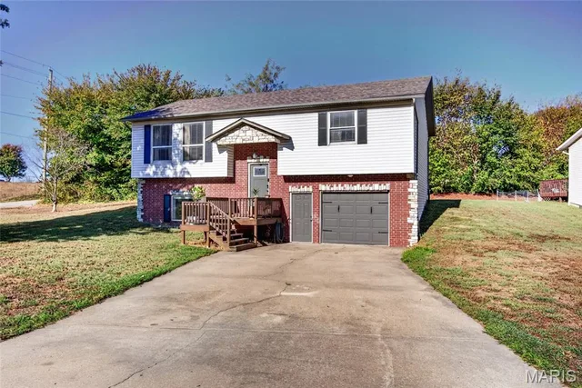 Front exterior — 601 Twin Valley Drive Lebanon Missouri real estate