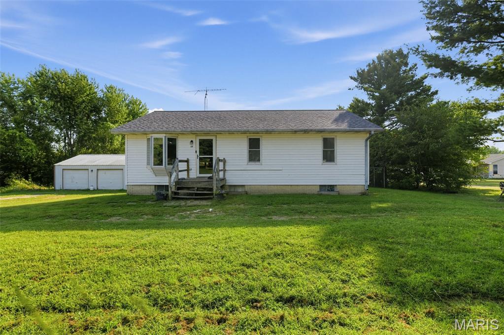 10 Gage Road Eldon Missouri 3 bedroom 1 bathroom home for sale listed at $190,000