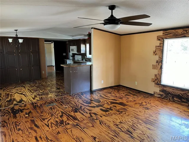 Kitchen — 30660 Pelican Drive Lebanon Missouri real estate
