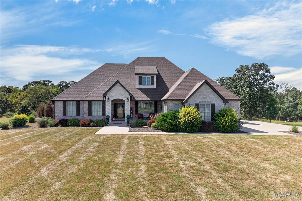 19111 Promise Drive Lebanon Missouri 5 bedroom 4 bathroom home for sale listed at $880,000