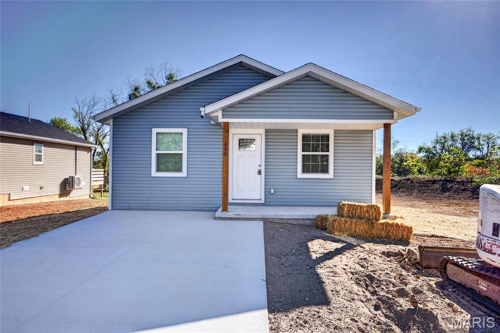 430 Railroad Avenue Lebanon Missouri 3 bedroom 1 bathroom home for sale listed at $164,900