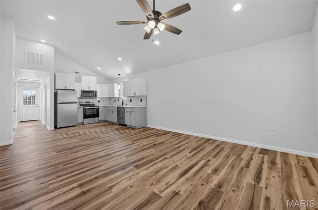 Kitchen — 430 Railroad Avenue Lebanon Missouri real estate