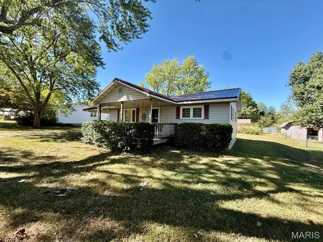 Front exterior — 305 Cherry Street Houston Missouri real estate