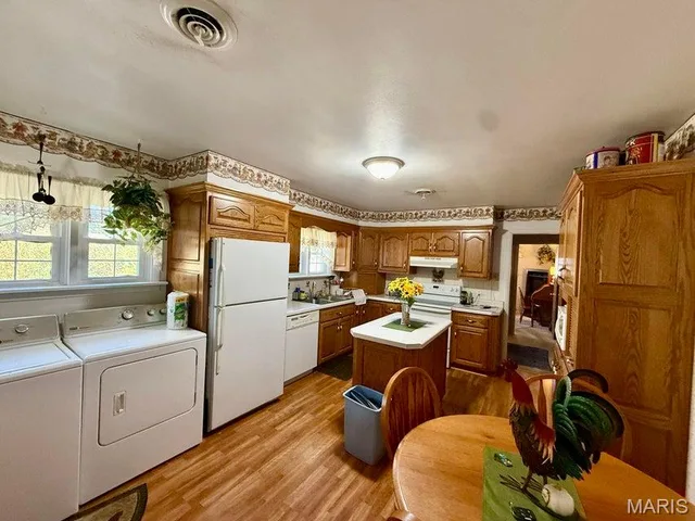 Primary bedroom — 305 Cherry Street Houston Missouri real estate