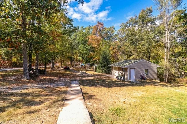 Primary bedroom — 600 Casey Road Farmington Missouri real estate