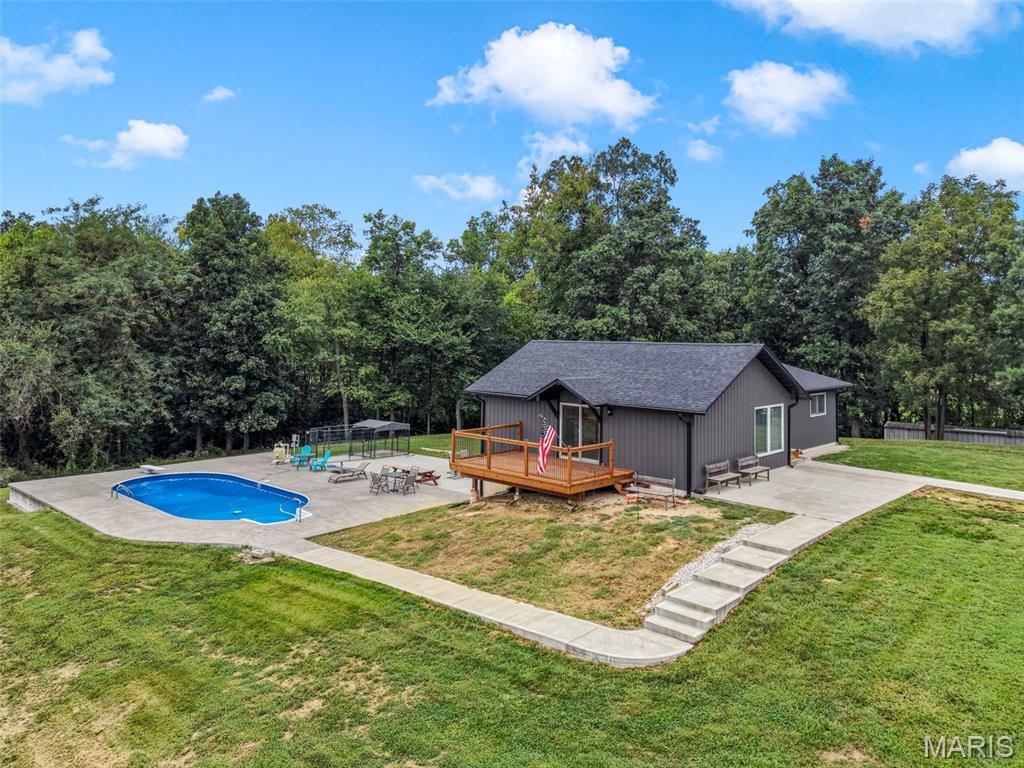 198 Evans Lane Elsberry Missouri 3 bedroom 4 bathroom home for sale listed at $500,000