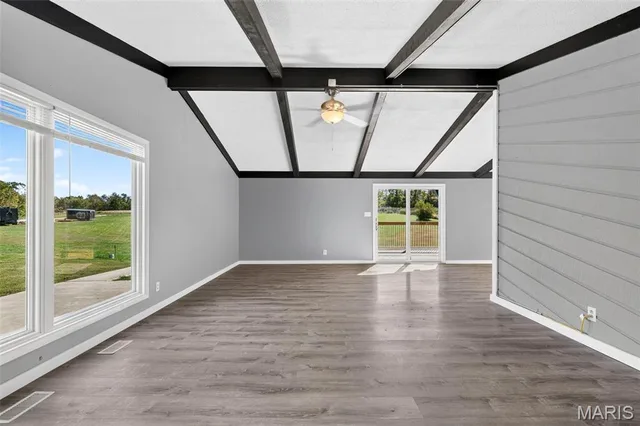 Primary bedroom — 198 Evans Lane Elsberry Missouri real estate