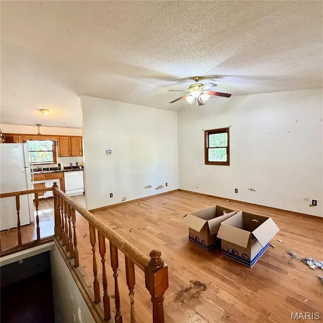 Living room — 16958 Hemlock Lane St Robert Missouri real estate