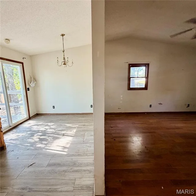 Primary bedroom — 16958 Hemlock Lane St Robert Missouri real estate
