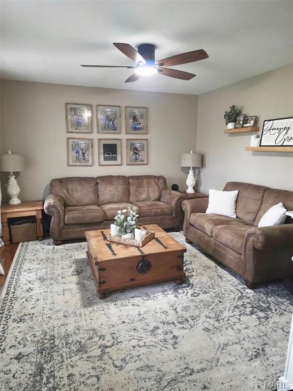 Primary bedroom — 25101 McBride Lane Lebanon Missouri real estate