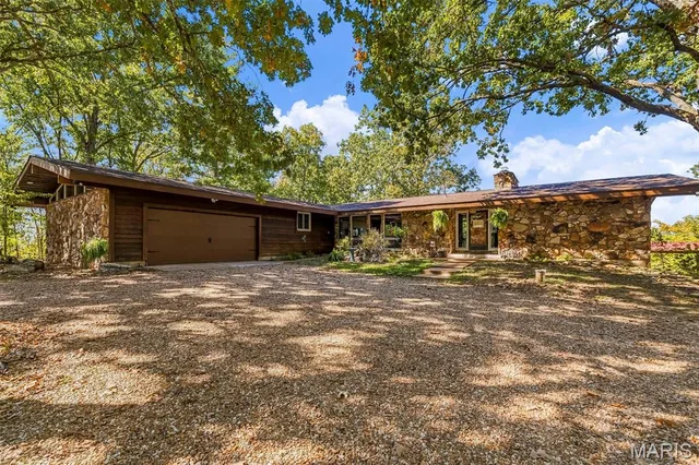 Front exterior — 6549 Butcher Branch Road Hillsboro Missouri real estate