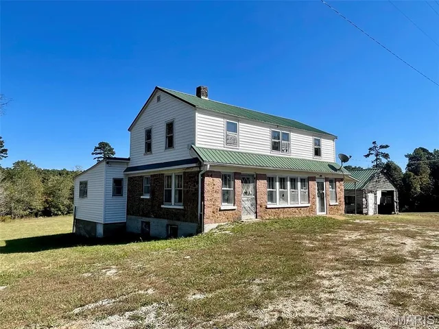 Front exterior — 6952 Hwy 67 Fredericktown Missouri real estate