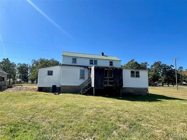 Primary bedroom — 6952 Hwy 67 Fredericktown Missouri real estate