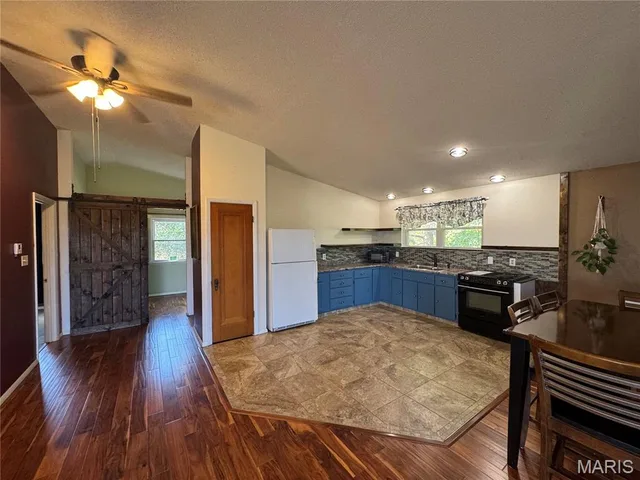 Primary bedroom — 3776 Highway 47 Lonedell Missouri real estate