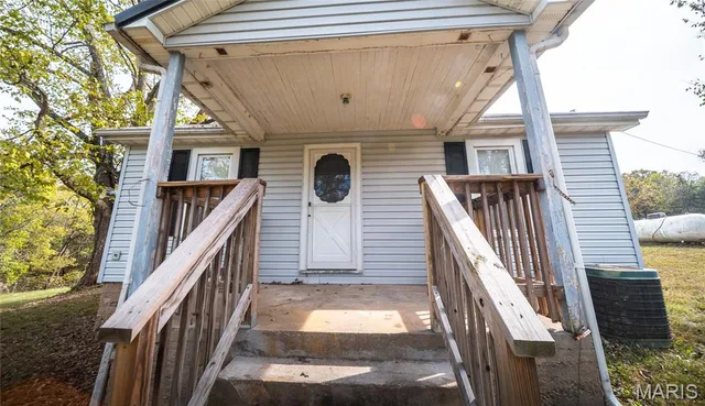 Primary bedroom — 18290 State Route J Newburg Missouri real estate