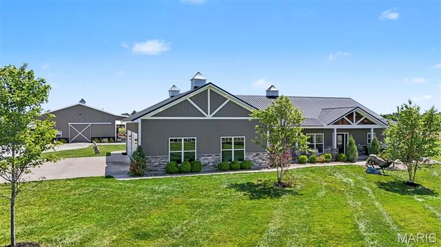 219 Fieth Road, Troy MO