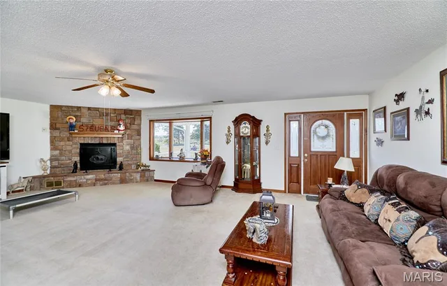 Primary bedroom — 15102 Pike 317 Bowling Green Missouri real estate